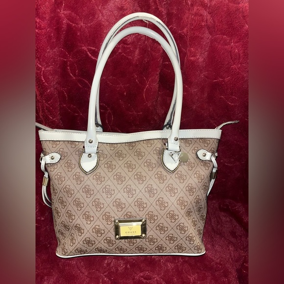 Guess Purse - Picture 3 of 3